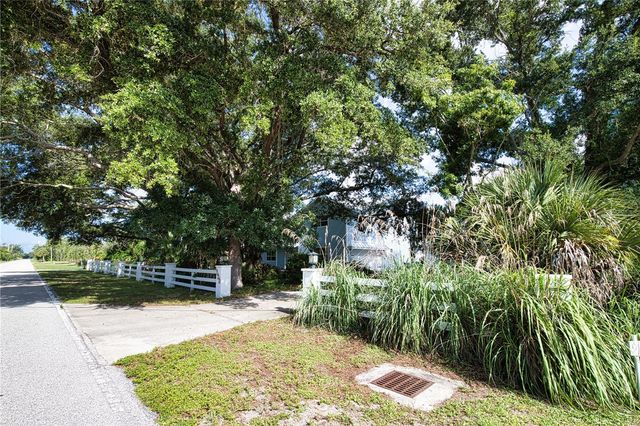 916 BAYSHORE DRIVE, Englewood, FL 34223