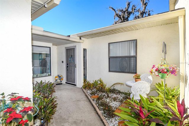 2225 CYPRESS COURT 2C, Tavares, FL 32778
