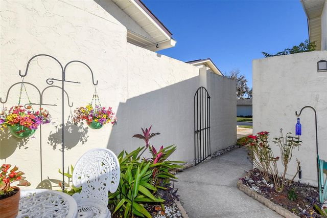 2225 CYPRESS COURT 2C, Tavares, FL 32778