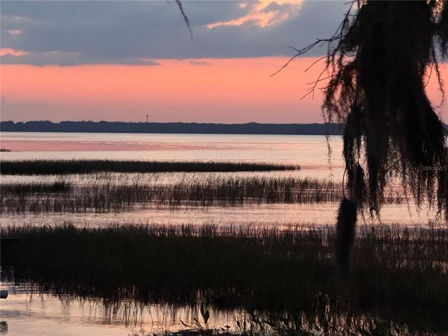 2225 CYPRESS COURT 2C, Tavares, FL 32778