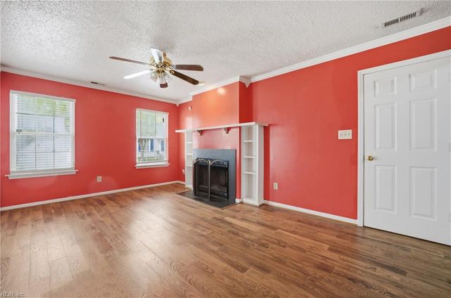 204 Old Bridge CT, Newport News, VA 23608
