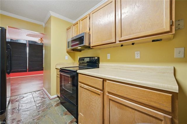 204 Old Bridge CT, Newport News, VA 23608
