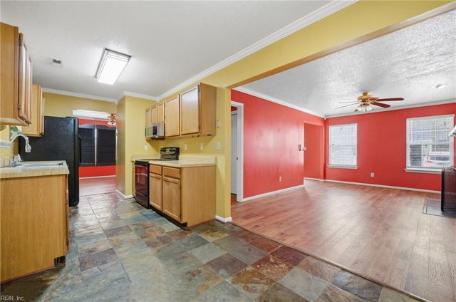 204 Old Bridge CT, Newport News, VA 23608