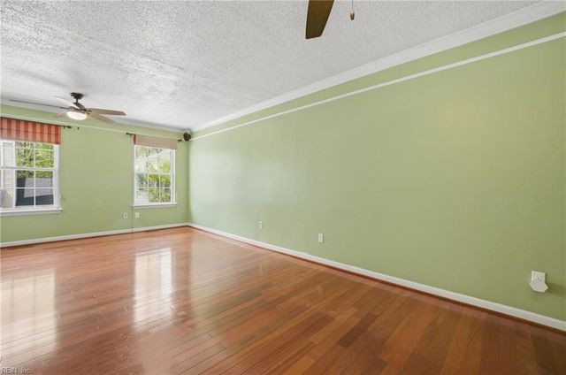 204 Old Bridge CT, Newport News, VA 23608
