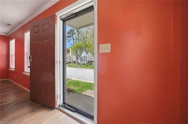 204 Old Bridge CT, Newport News, VA 23608