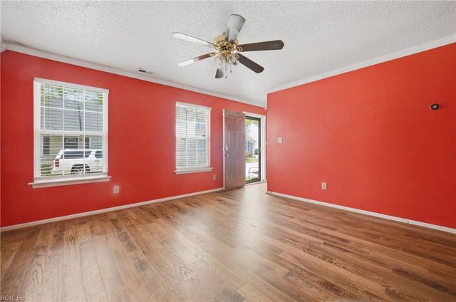 204 Old Bridge CT, Newport News, VA 23608