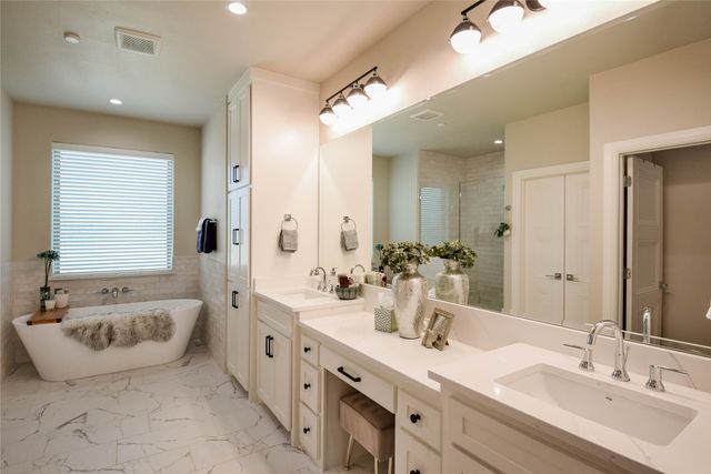 8021 White Drive, Granbury, TX 76049