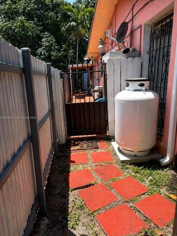 610 SW 66th Ave, Miami, FL 33144