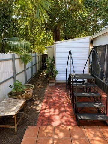 610 SW 66th Ave, Miami, FL 33144