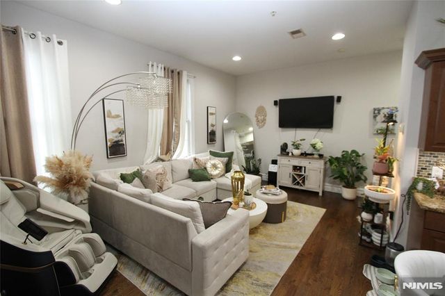 1 John Street 1, Haledon, NJ 07508