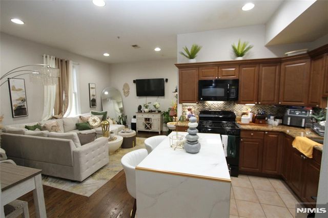 1 John Street 1, Haledon, NJ 07508