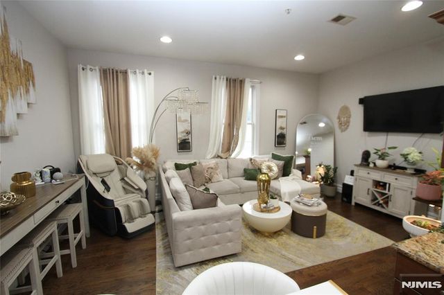 1 John Street 1, Haledon, NJ 07508