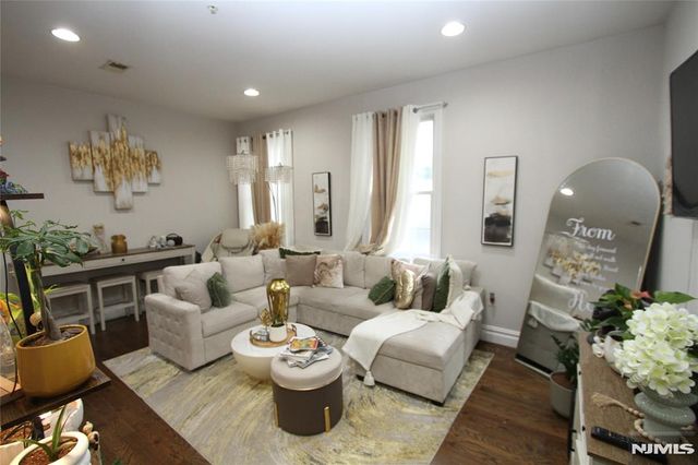 1 John Street 1, Haledon, NJ 07508