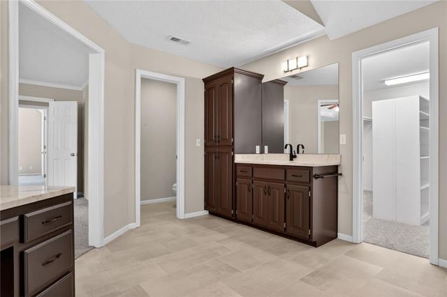 14400 Grandview Street, Overland Park, KS 66221