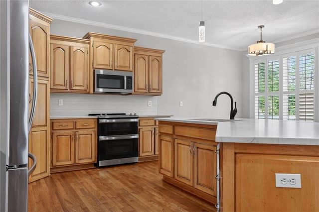 14400 Grandview Street, Overland Park, KS 66221