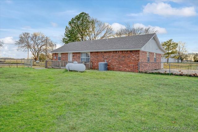 66 N Roberta Road, Durant, OK 74701