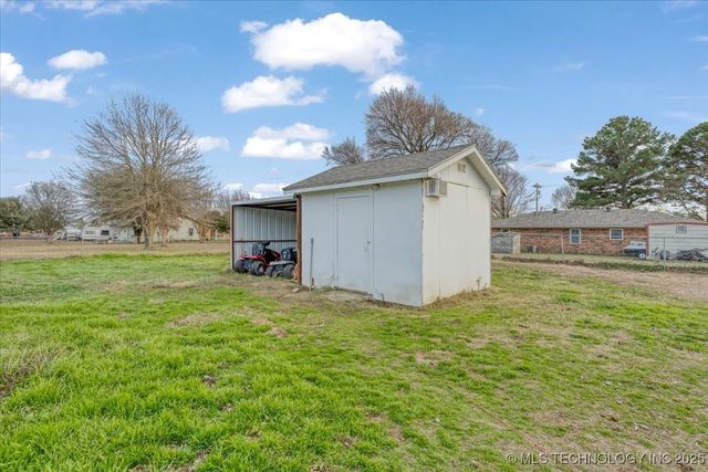 66 N Roberta Road, Durant, OK 74701