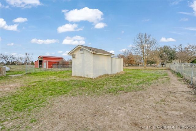 66 N Roberta Road, Durant, OK 74701