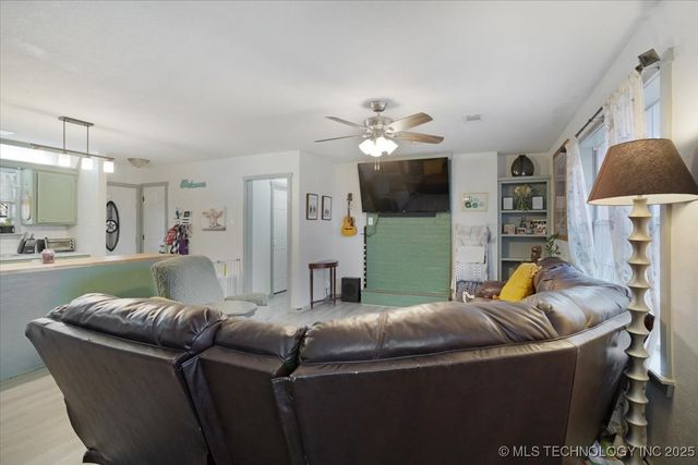 66 N Roberta Road, Durant, OK 74701