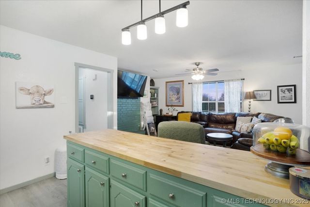 66 N Roberta Road, Durant, OK 74701