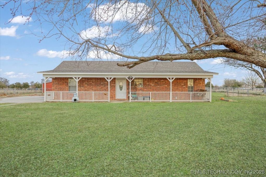 66 N Roberta Road, Durant, OK 74701