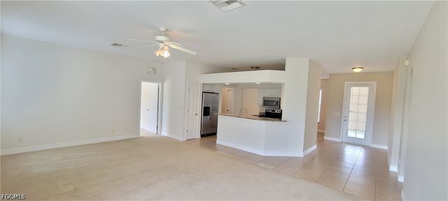 902 SW 21st LN, Cape Coral, FL 33991
