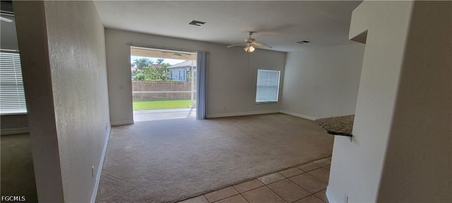 902 SW 21st LN, Cape Coral, FL 33991