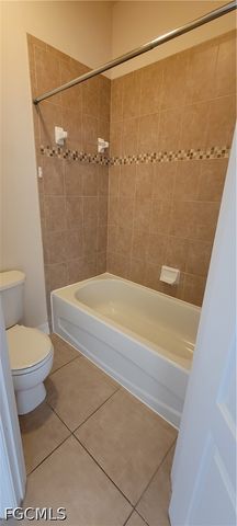 902 SW 21st LN, Cape Coral, FL 33991