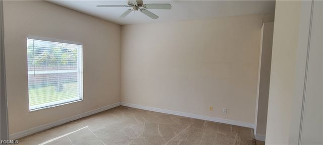902 SW 21st LN, Cape Coral, FL 33991