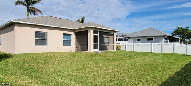 902 SW 21st LN, Cape Coral, FL 33991