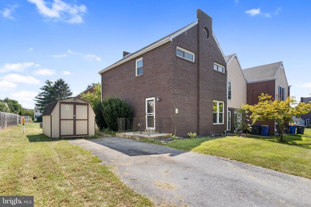 3106 EQUINOX RD, Dover, PA 17315