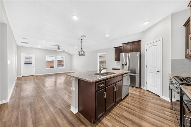 7826 Bullrider Dr, Corpus Christi, TX 78414
