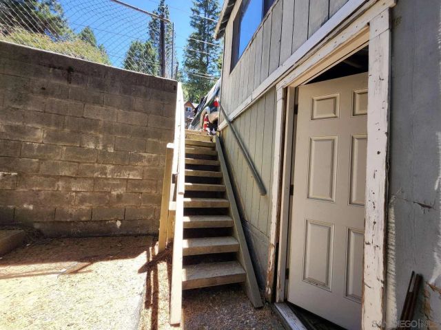 23096 Balsam LN, Crestline, CA 92325