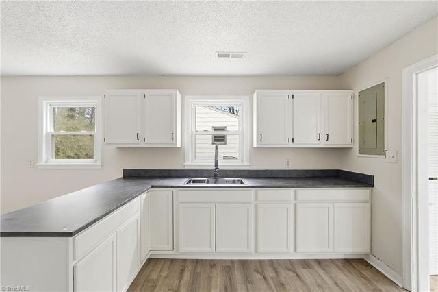 613 Beckner Street, Lexington, NC 27292