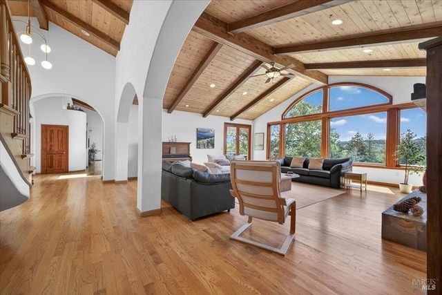 13404 Flora Ranch Rd, Healdsburg, CA 95448