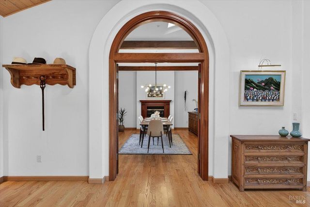 13404 Flora Ranch Rd, Healdsburg, CA 95448