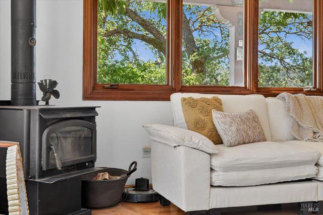 13404 Flora Ranch Rd, Healdsburg, CA 95448