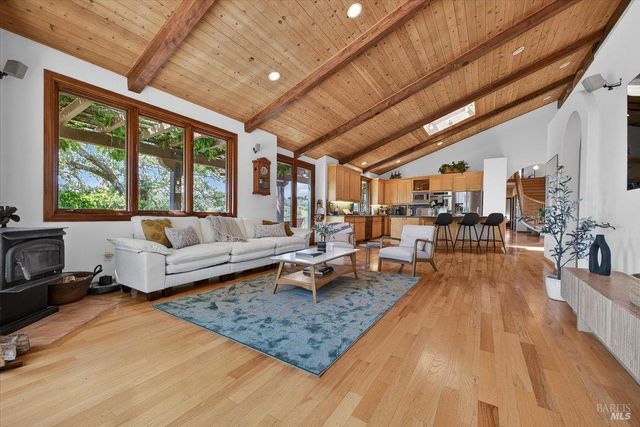 13404 Flora Ranch Rd, Healdsburg, CA 95448