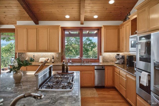 13404 Flora Ranch Rd, Healdsburg, CA 95448