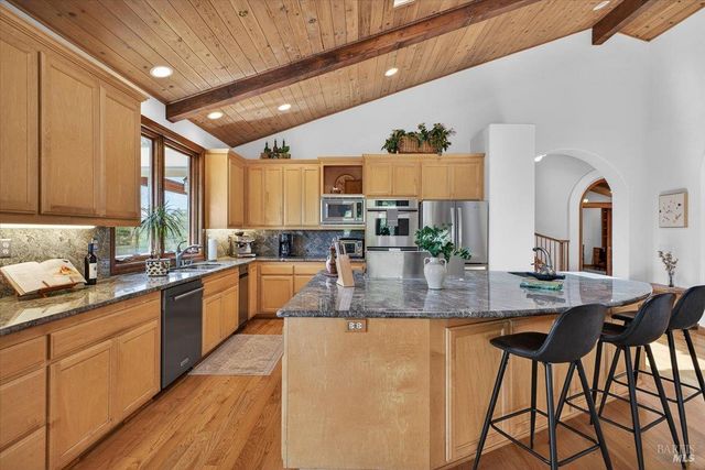 13404 Flora Ranch Rd, Healdsburg, CA 95448