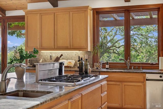 13404 Flora Ranch Rd, Healdsburg, CA 95448