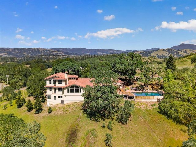 13404 Flora Ranch Rd, Healdsburg, CA 95448