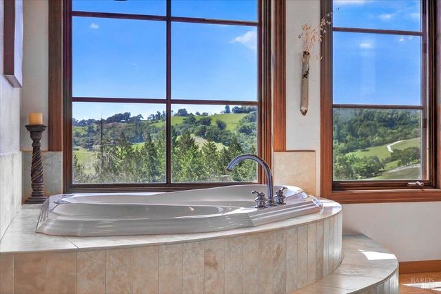 13404 Flora Ranch Rd, Healdsburg, CA 95448