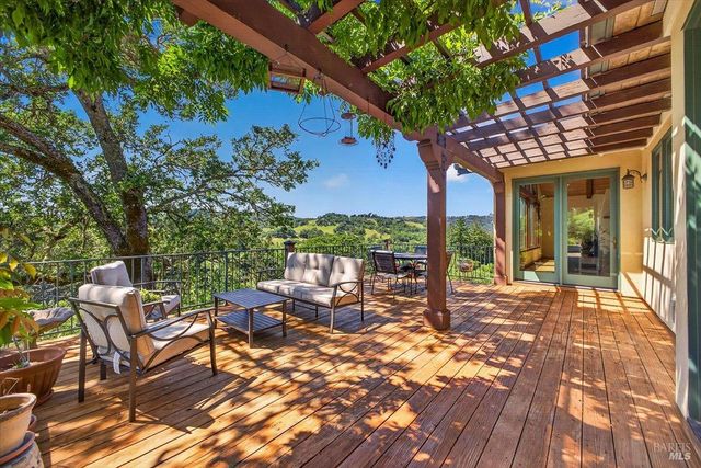 13404 Flora Ranch Rd, Healdsburg, CA 95448