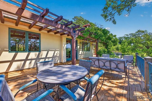 13404 Flora Ranch Rd, Healdsburg, CA 95448