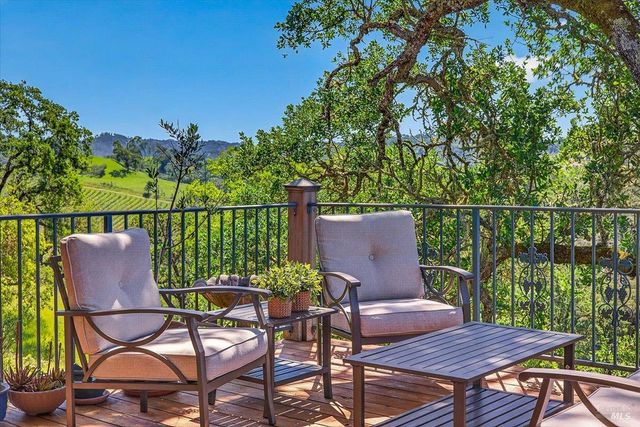 13404 Flora Ranch Rd, Healdsburg, CA 95448