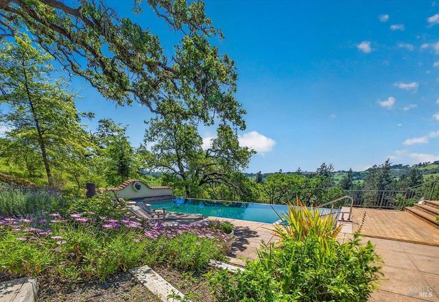 13404 Flora Ranch Rd, Healdsburg, CA 95448