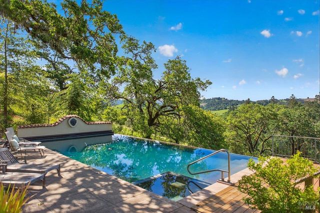 13404 Flora Ranch Rd, Healdsburg, CA 95448