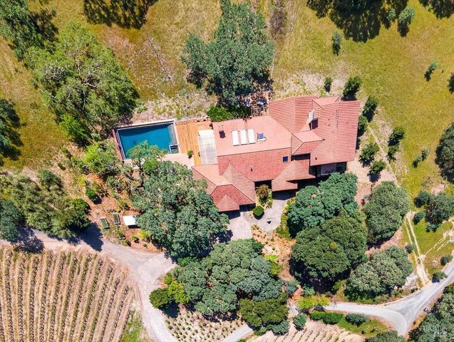 13404 Flora Ranch Rd, Healdsburg, CA 95448