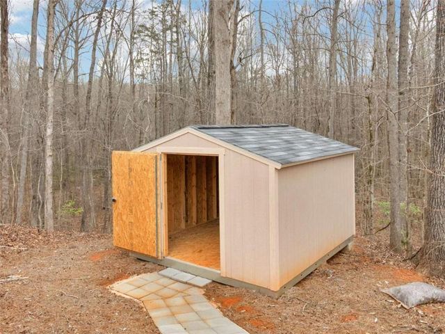 143 Whitworth Drive, Locust Grove, GA 30248